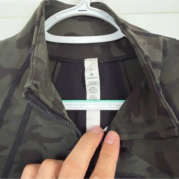 lululemon athletica Camouflage Zip Up Jacket - Picture 2 of 3